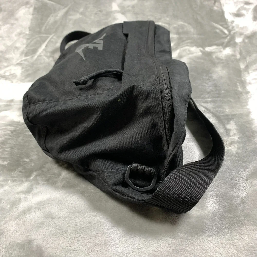 Nike Tech Hip Pack Crossbody Bag Commuter 10L Black Travel Commute Large Fanny